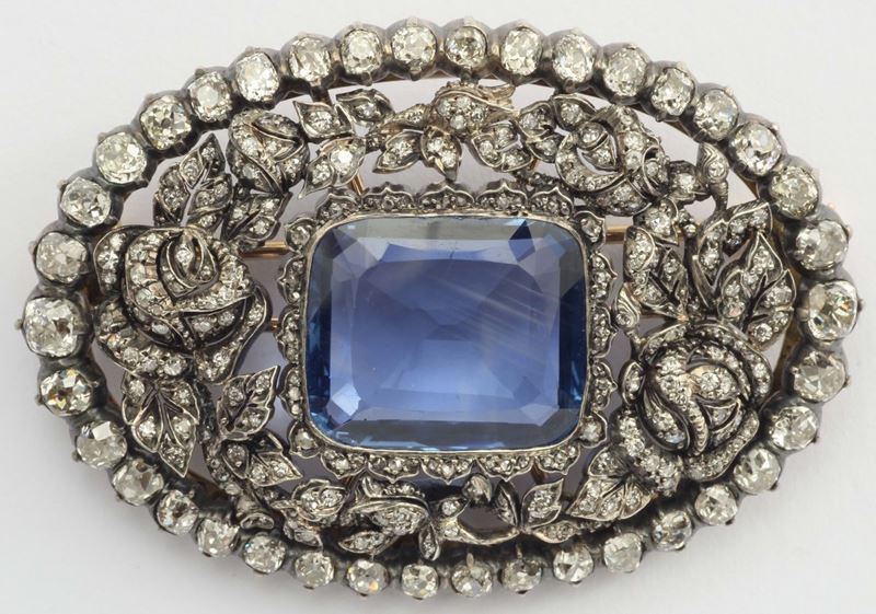 Spilla, con zaffiro centrale Sri Lanka, non scaldato, diamanti taglio vecchio e huit-huit  - Asta Fine Jewels - I - Cambi Casa d'Aste