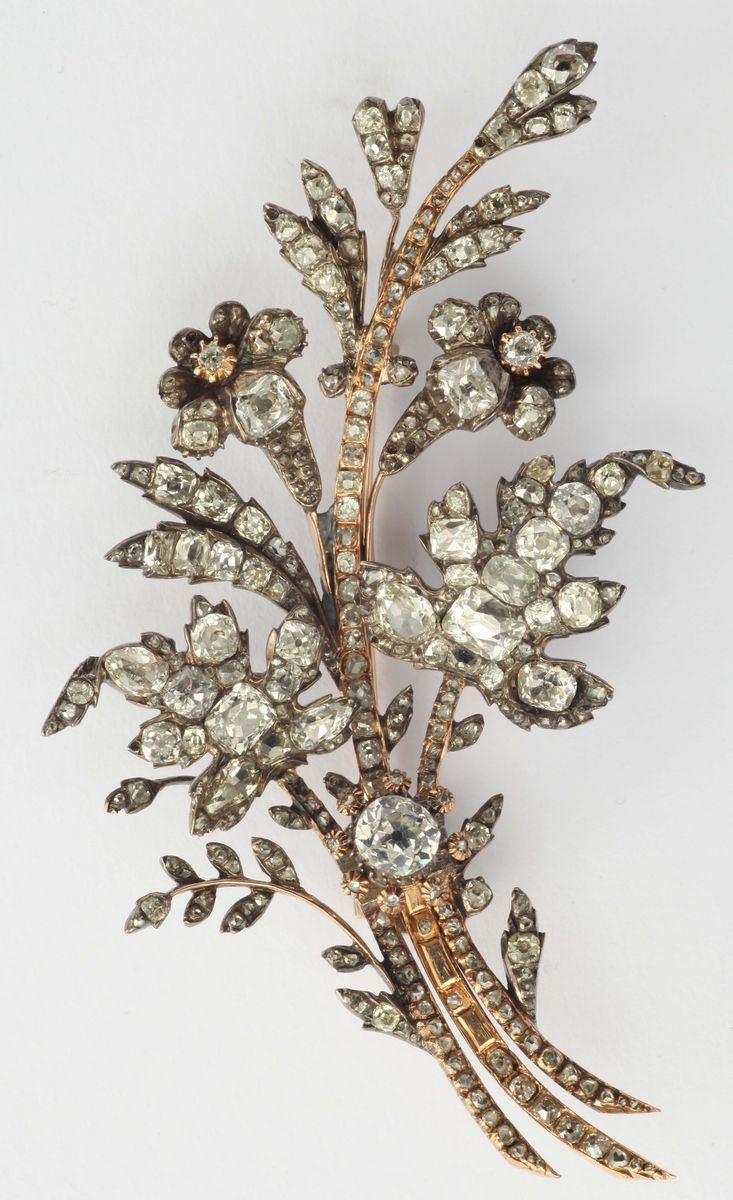 Spilla a soggetto floreale con diamanti di vecchio taglio. XIX secolo, secondo metà  - Auction Fine Jewels - I - Cambi Casa d'Aste