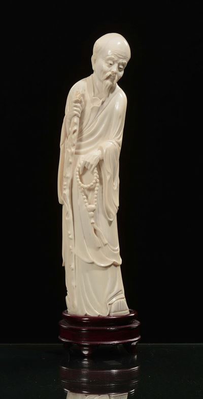 Luohan in Avorio con Bastone, Cina, Inizio XX Secolo