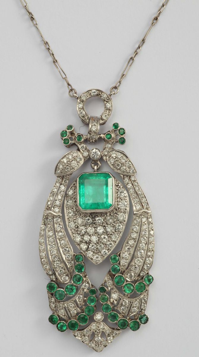 Girocollo in stile raffigurante due pavoni con smeraldi e diamanti  - Auction Fine Jewels - I - Cambi Casa d'Aste
