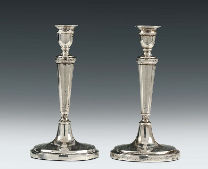 Coppia di candelabri in argento, Palermo 1780  - Asta Argenti e una Collezione di Filigrane - II - Cambi Casa d'Aste