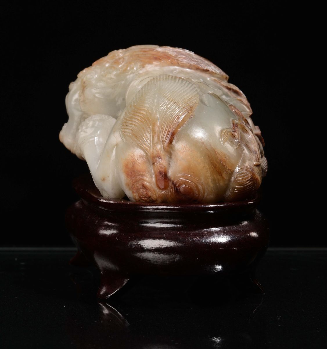 Leone in Giada Bianca con Russet, Cina, Dinastia Qing, Epoca Kangxi (1662-1722)