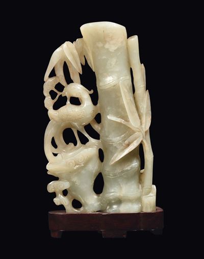 Vasetto in Giada Celadon con Bamboo, Fiori e Uccello, Cina, Dinastia Ming, XVII Secolo