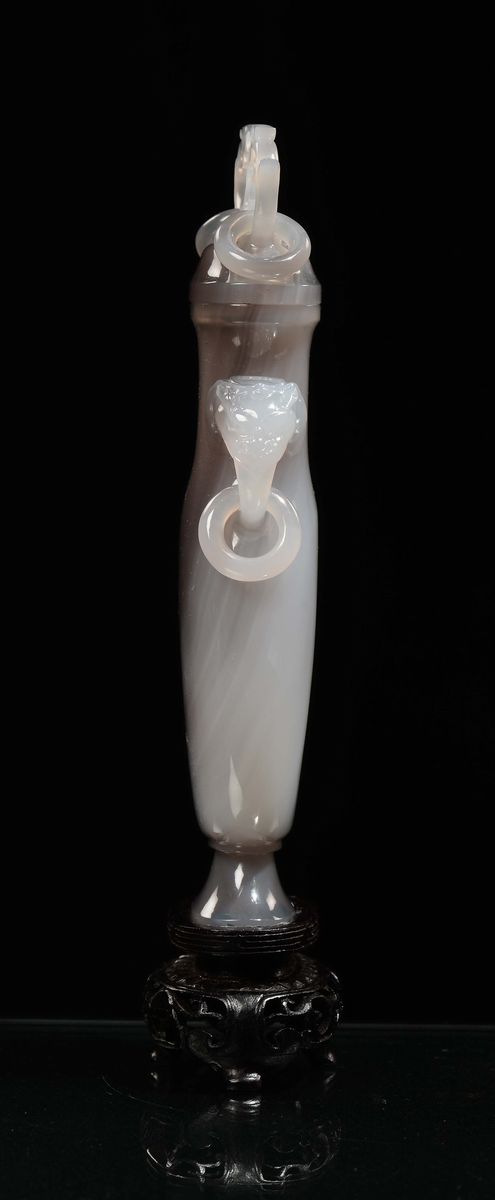 Vaso in Agata con Coperchio Ad Anelli e Anse a Guisa di Testa di Elefante, Cina, Repubblica, XX S...