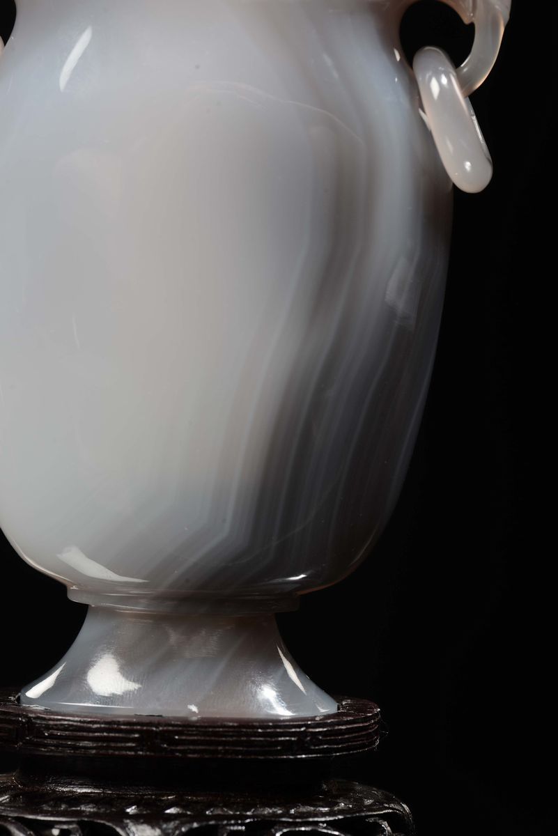 Vaso in Agata con Coperchio Ad Anelli e Anse a Guisa di Testa di Elefante, Cina, Repubblica, XX S...