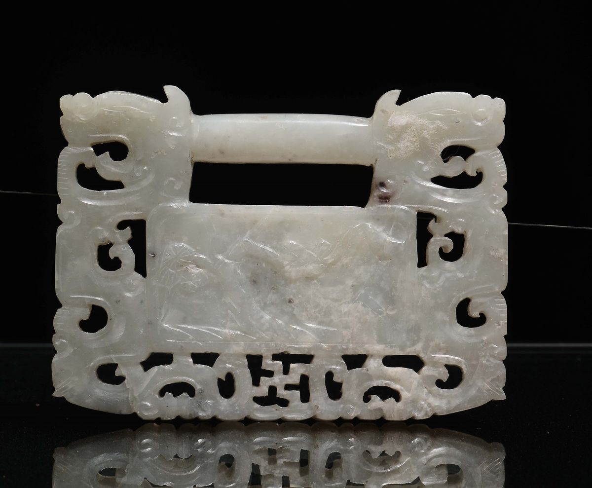 Farfalla in Giada Celadon e Due Fibbie una Spinacio e una Celadon, Cina, Dinastia Qing, XIX Secol...