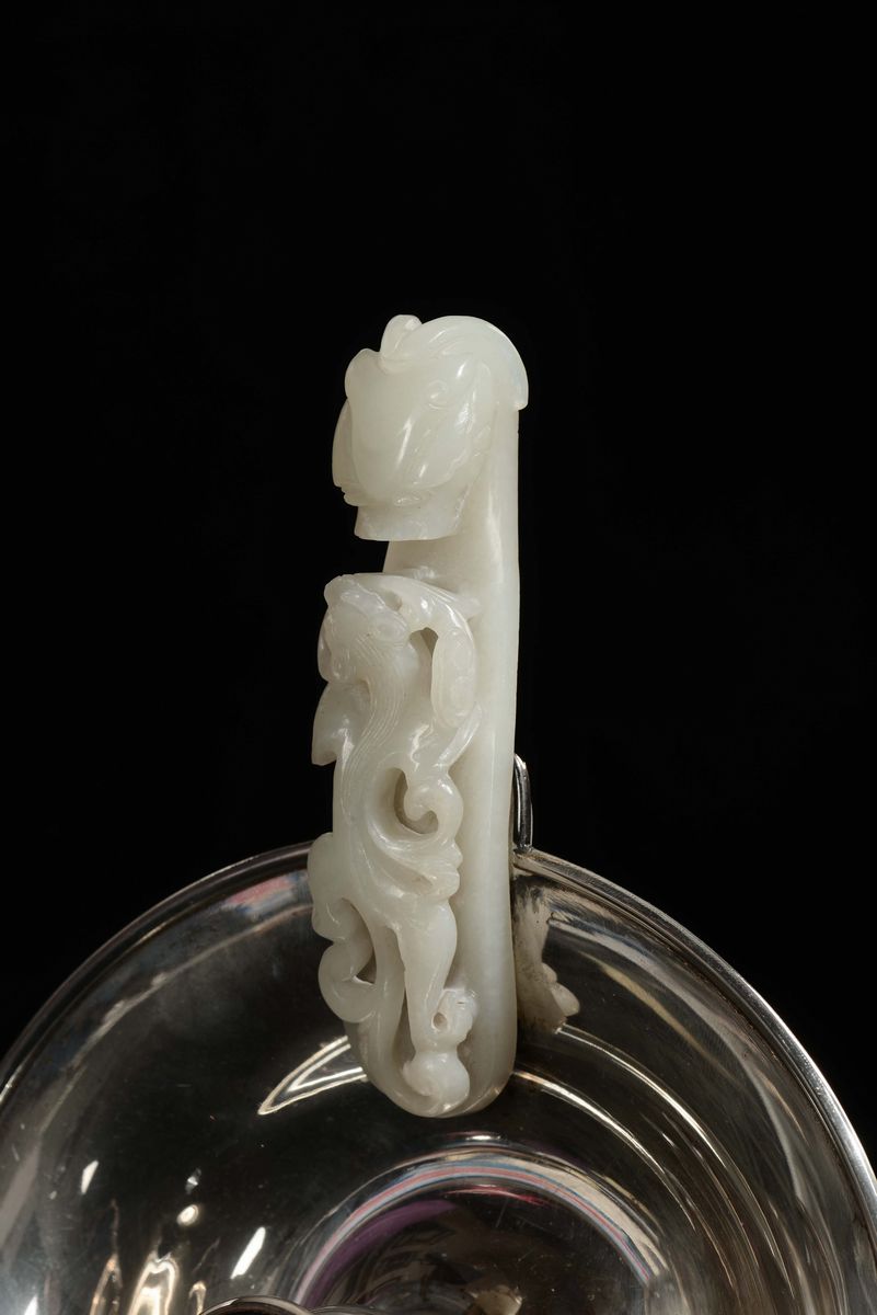 Bugia in Argento con Fibbia in Giada Bianca, Cina, Dinastia Qing, Epoca Qianlong (1736-1796)