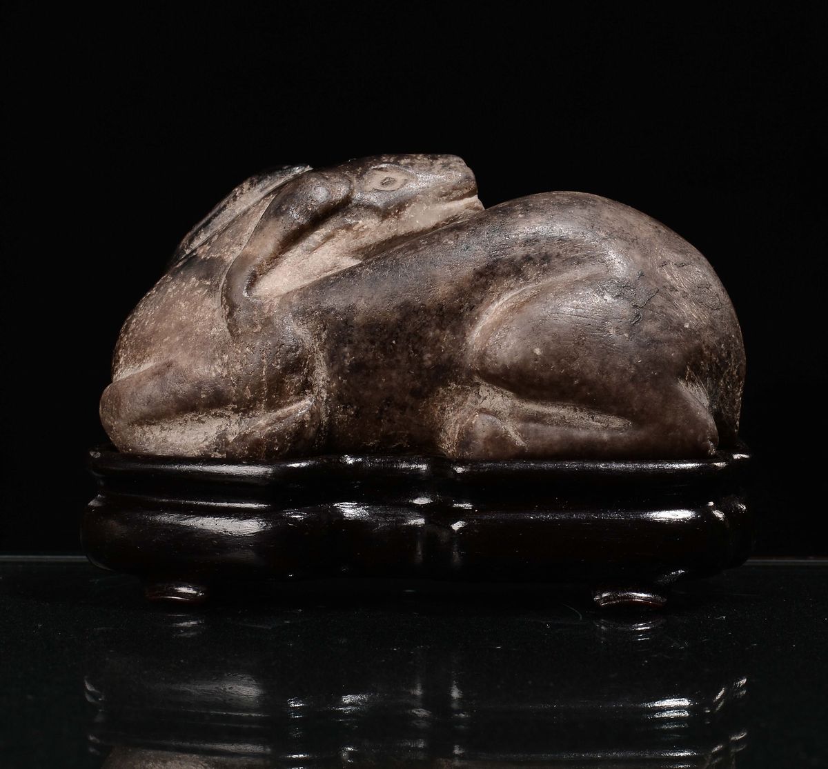 Scultura di Cervo in Giada Gialla e Russet, Cina, Dinastia Song (960-1279)