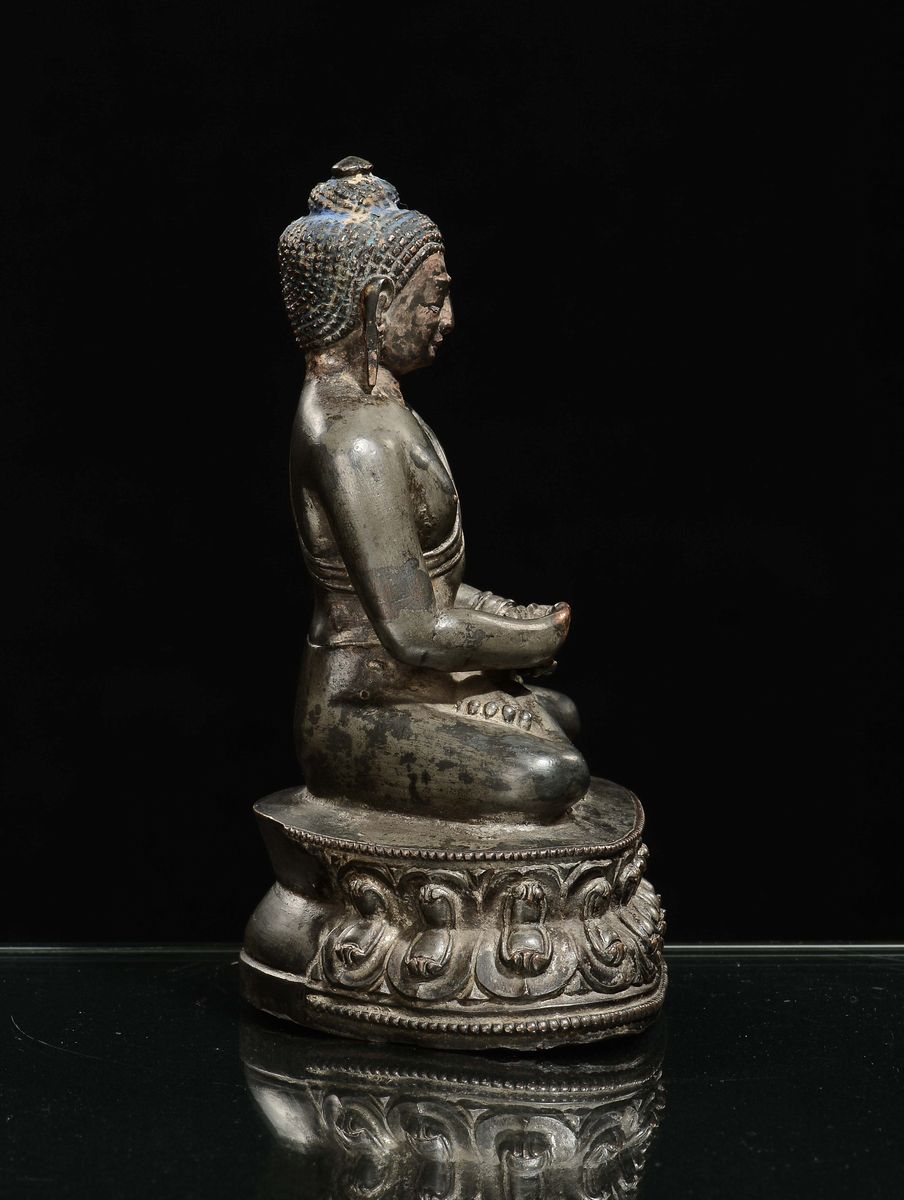 Bronzo Argentato Raffigurante Sakyamuni, Cina, Dinastia Ming, XVI Secolo