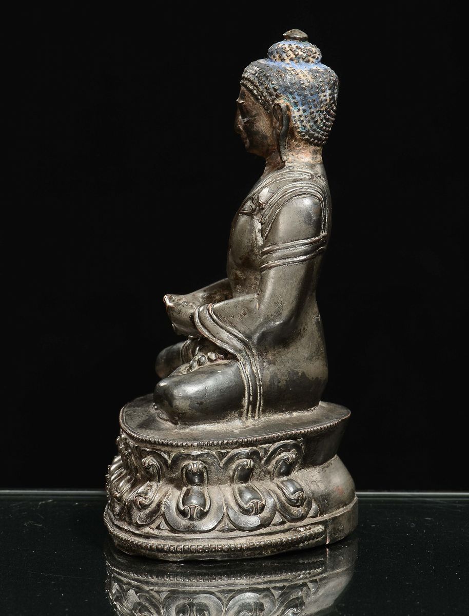 Bronzo Argentato Raffigurante Sakyamuni, Cina, Dinastia Ming, XVI Secolo