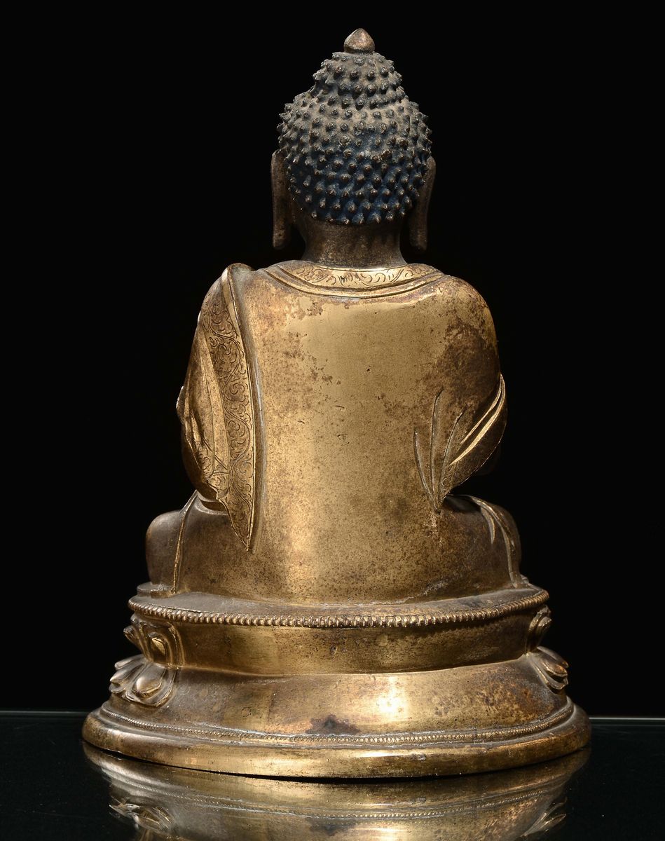 Bronzo Dorato Raffigurante Sakyamuni, Cina, Dinastia Qing, Epoca Kangxi (1662-1722)