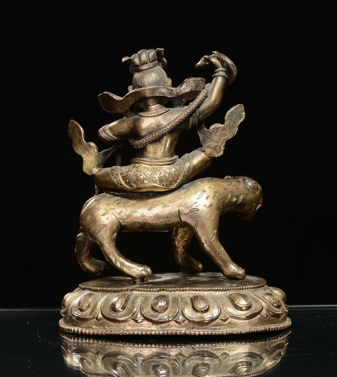 Bronzo Dorato Raffigurante Divinità del Dharmapala, Cina, Dinastia Ming, XVII Secolo