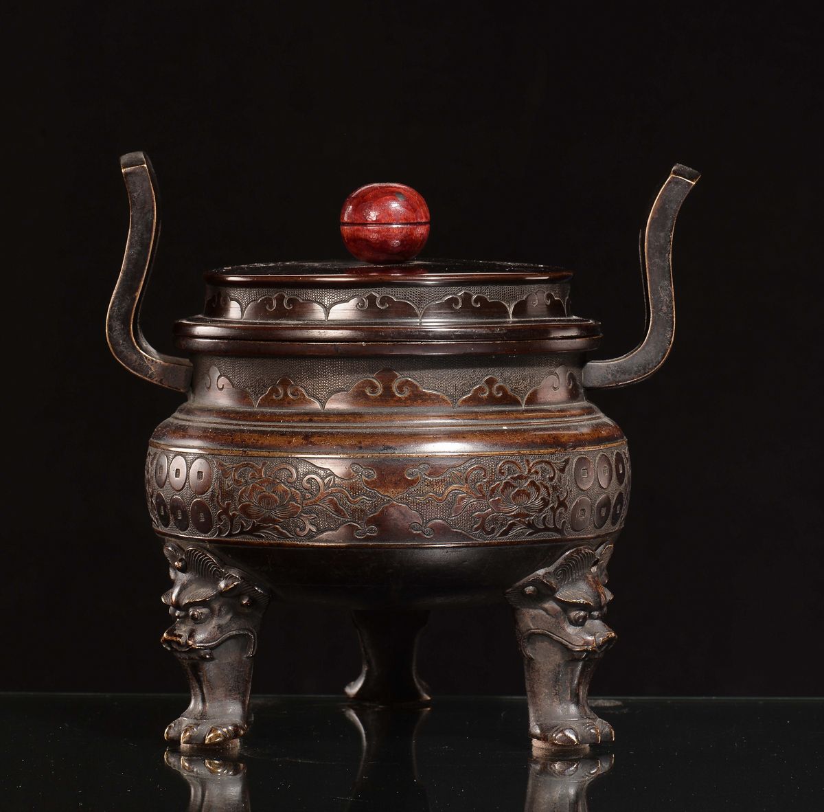 Incensiere in Bronzo a Due Manici con Coperchio e Decoro Arcaico, Cina, Dianastia Qing, XVIII Sec...