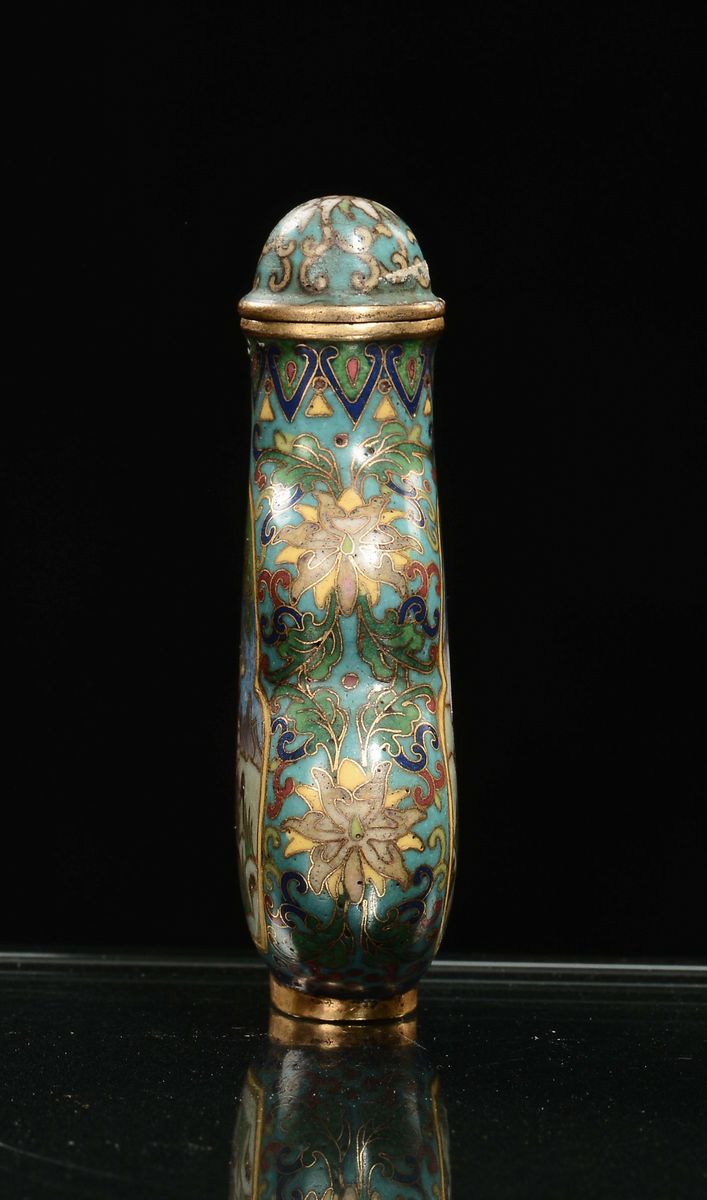 Lotto Composto da Quattro Belle Snuff Bottle in Cloisonnè, Cina, Dinastia Qing, XIX Secolo