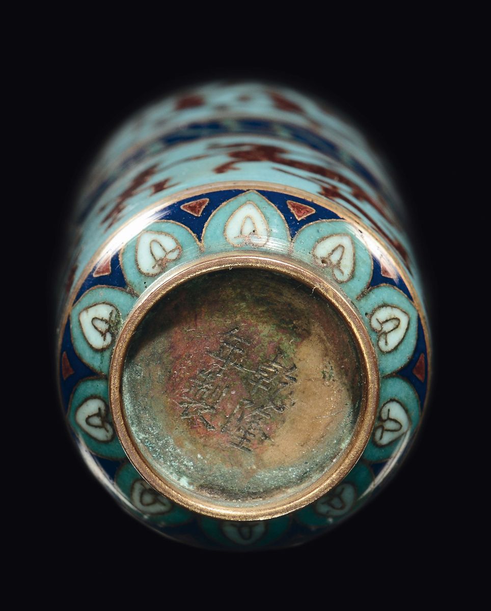 Lotto Composto da Quattro Belle Snuff Bottle in Cloisonnè, Cina, Dinastia Qing, XIX Secolo