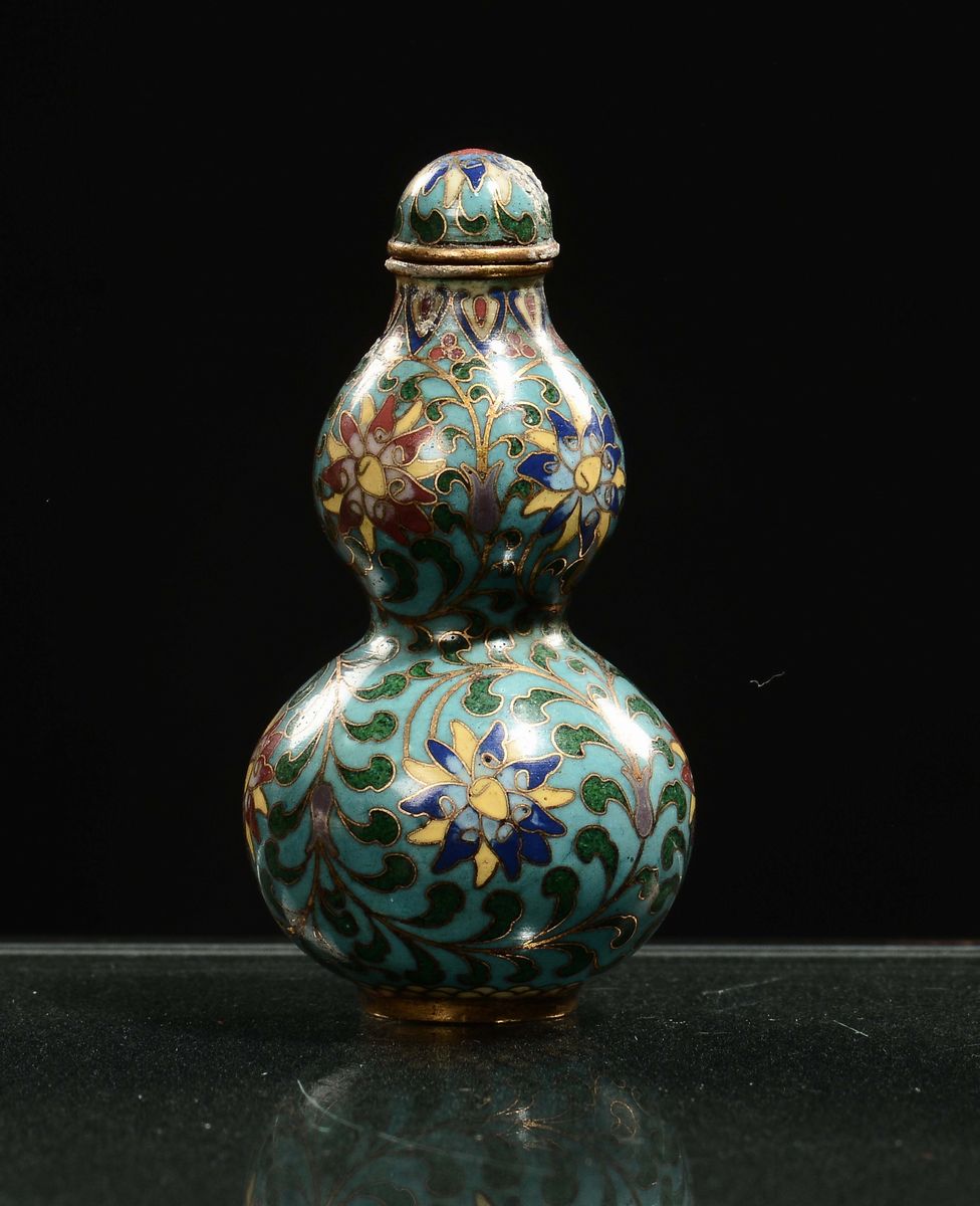 Lotto Composto da Quattro Belle Snuff Bottle in Cloisonnè, Cina, Dinastia Qing, XIX Secolo