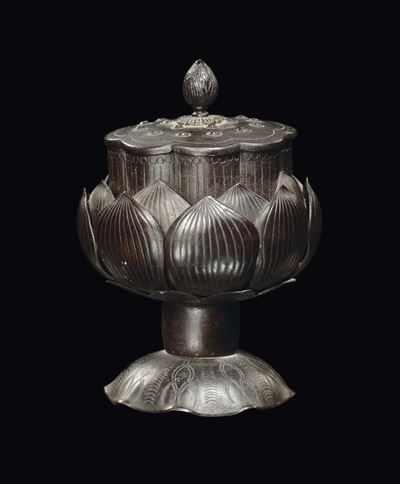 Incensiere in Bronzo a Forma di Fiore di Loto, Cina, Dinastia Qing, XIX Secolo
