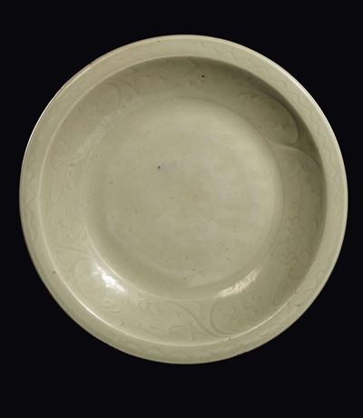 Grande Piatto in Porcellana Longquan Celadon, Cina, Dinastia Yuan (1279-1368)