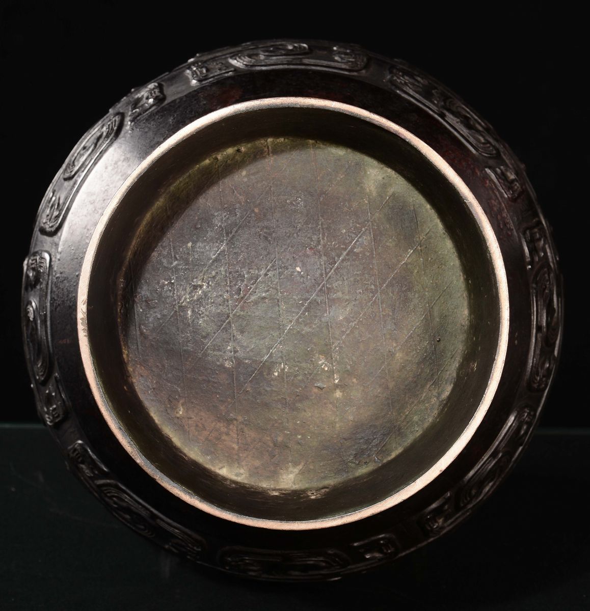 Grande Vaso in Bronzo di Forma e Disegno Arcaico, Cina, Dinastia Ming, XVI Secolo