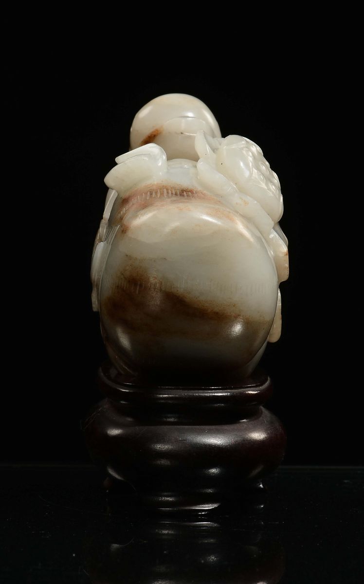 Anatra Scolpita in Giada Bianca con Russet, Cina, Dinastia Qing, Epoca Qianlong (1736-1796)