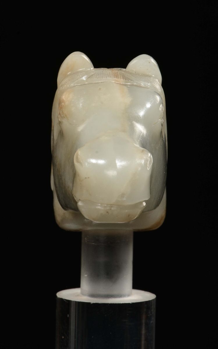 Testa di Cavallo Scolpita in Giada Celadon, Cina, Dinastia Qing, Epoca Qianlong (1736-1796)