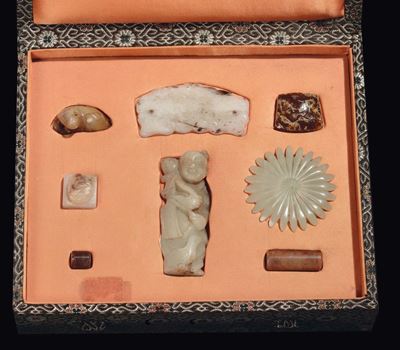 Scatola Contenente Piccoli Oggetti in Giada, Cina, da Epoca Arcaica a Qianlong (960-1796)