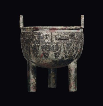 Incensiere Tripode Rituale in Bronzo Cesellato, Cina, Dinastia Shang (1750-1028 a.C.)
