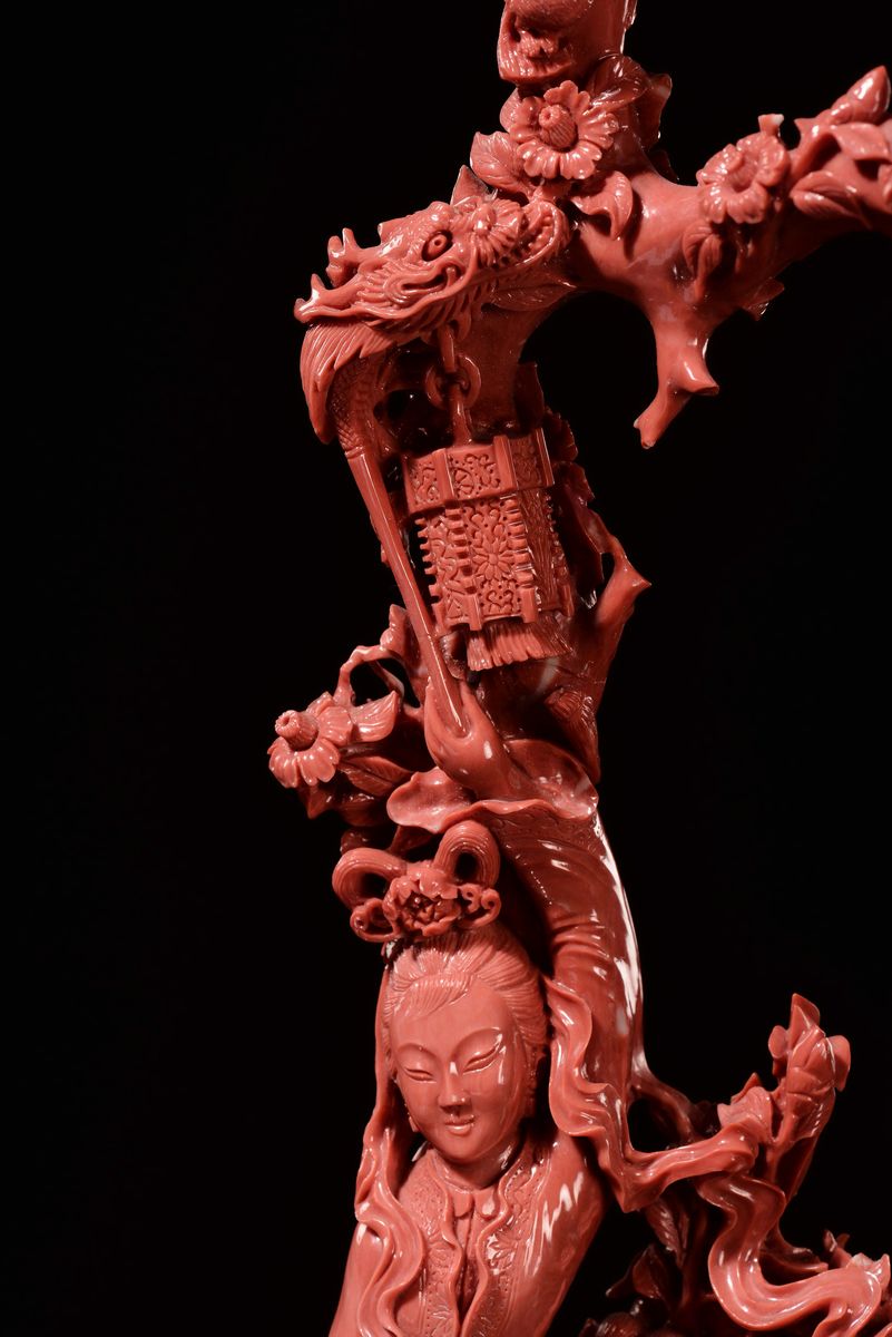 Gruppo in Corallo Raffigurante Guanyin con Bambina, Cina, Dinastia Qing, Fine XIX Secolo