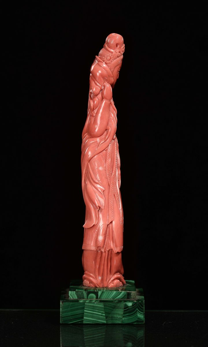 Guanyin Scolpita in Corallo, Cina, Inizio XX Secolo