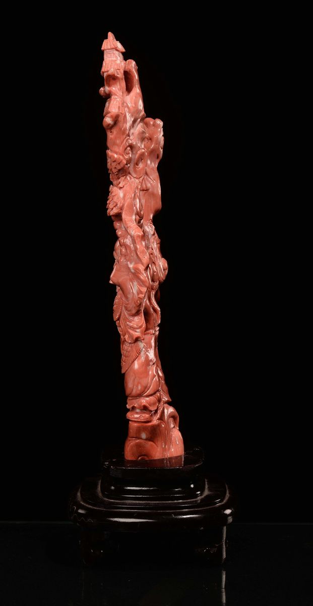 Figura di Dignitario Scolpito in Corallo, Cina, Inizio XX Secolo