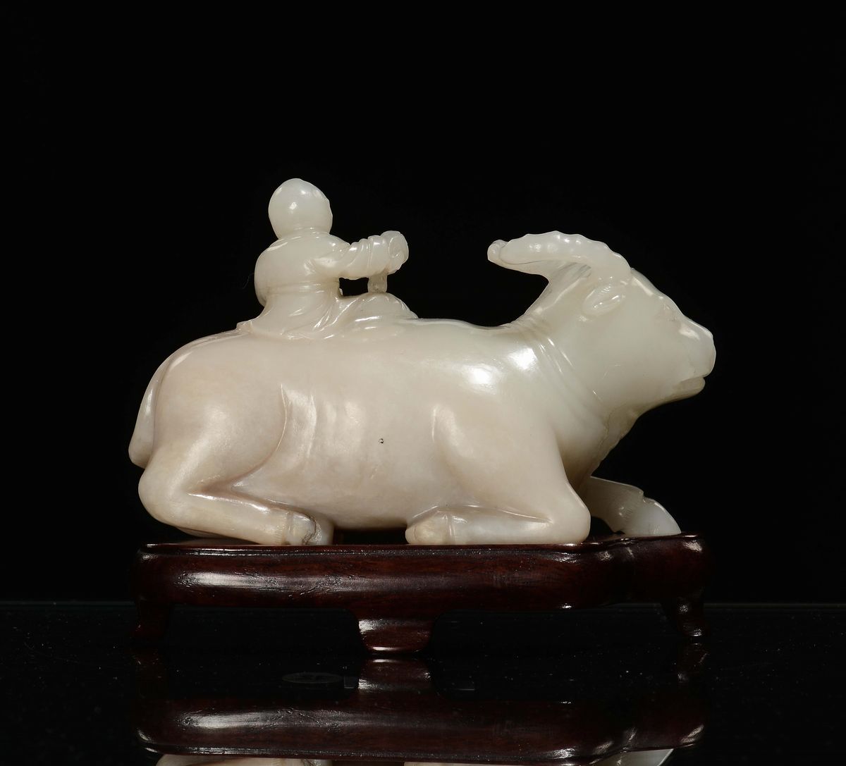 Scultura di Bue con Cavaliere in Giada Bianca, Cina, Dinastia Qing, XIX Secolo