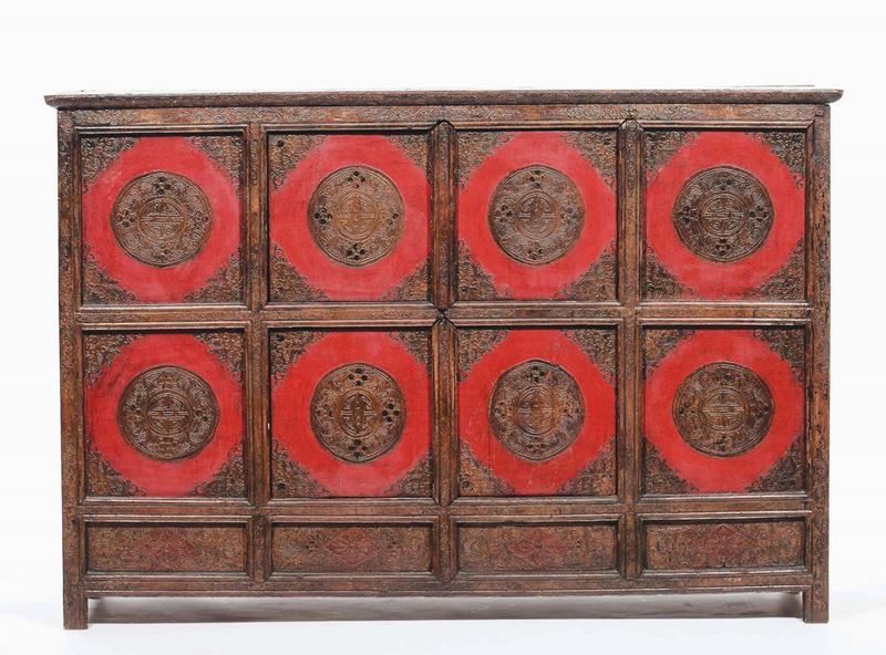 A wooden cabinet with red and gold decorations, Tibet, 19th century  - Auction Fine Chinese Works of Art - II - Cambi Casa d'Aste