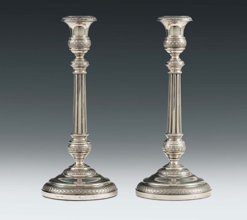 Coppia di candelieri in argento, bolli per il Regno di Sardegna in uso dal 1824 al 1872 e dell’argentiere  - Asta Argenti e una Collezione di Filigrane - II - Cambi Casa d'Aste