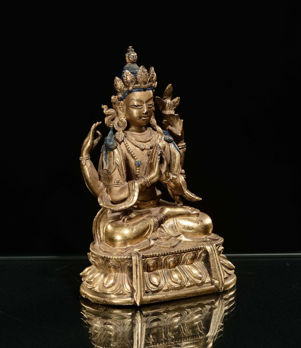Scultura di Sadacasharilokeshvara in Bronzo Dorato, Tibet, XVII Secolo
