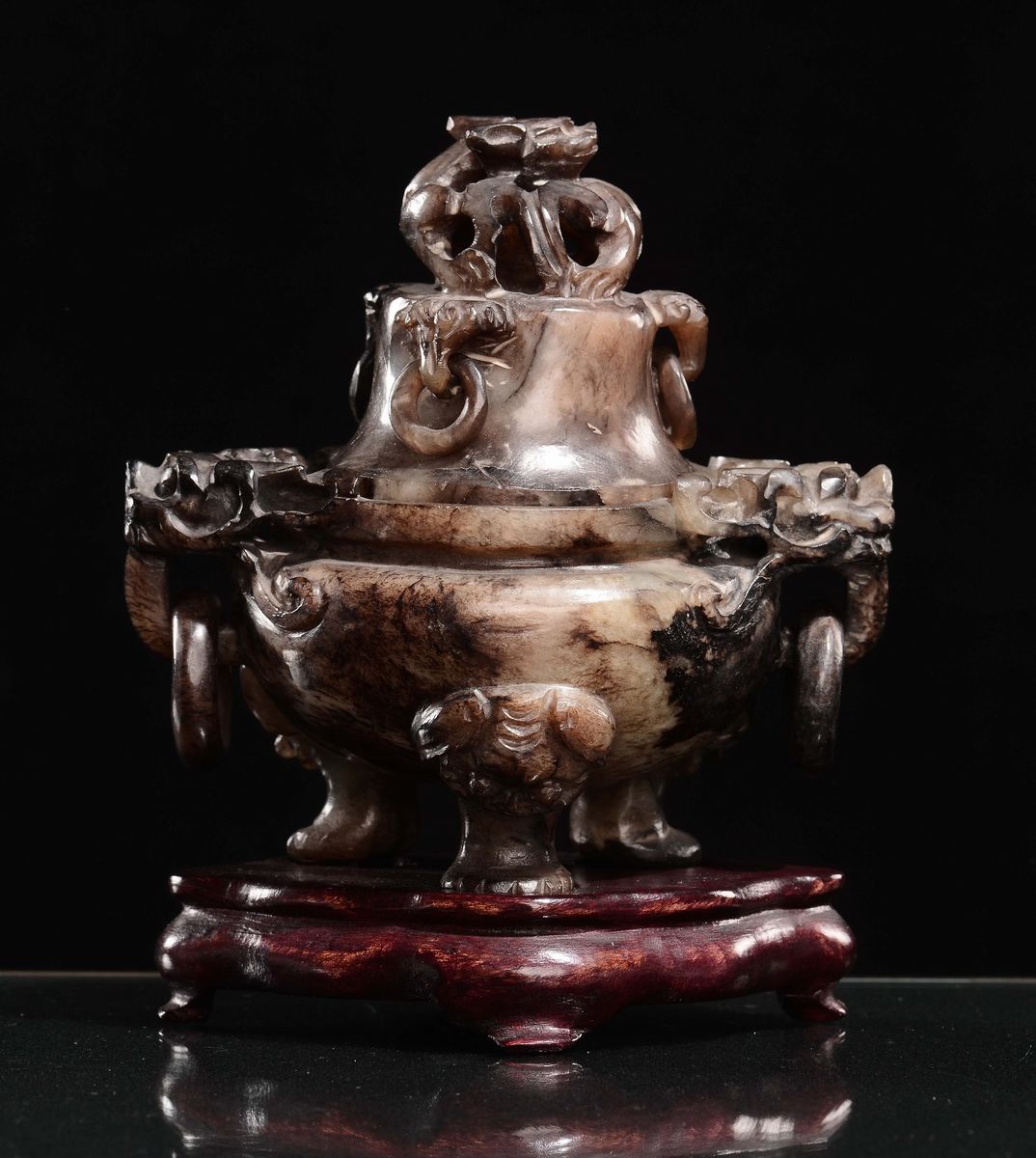 Incensiere con Coperchio in Giada Bianca e Marrone di Forma Arcaica, Cina, Dinastia Qing, XIX Sec...