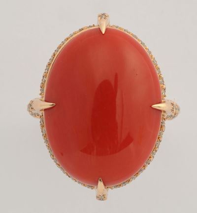 Anello con Corallo Mediterraneo Taglio Cabochon