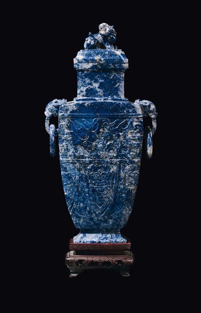 Vaso Biansato con Coperchio in Lapislazzulo con Incisione Geometrica in Stile Arcaico, Cina, Dina...