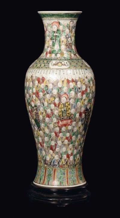 Vaso in Porcellana Famiglia Verde con Raffigurazione di Monaci, Cina, Dinastia Qing, XIX Secolo