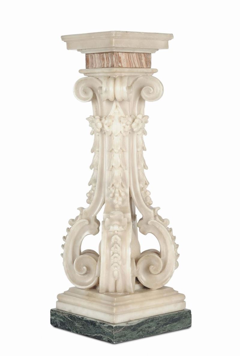 Elemento architettonico in marmo scolpito, inizio XX secolo  - Auction Fine Arts from refined private house - Cambi Casa d'Aste