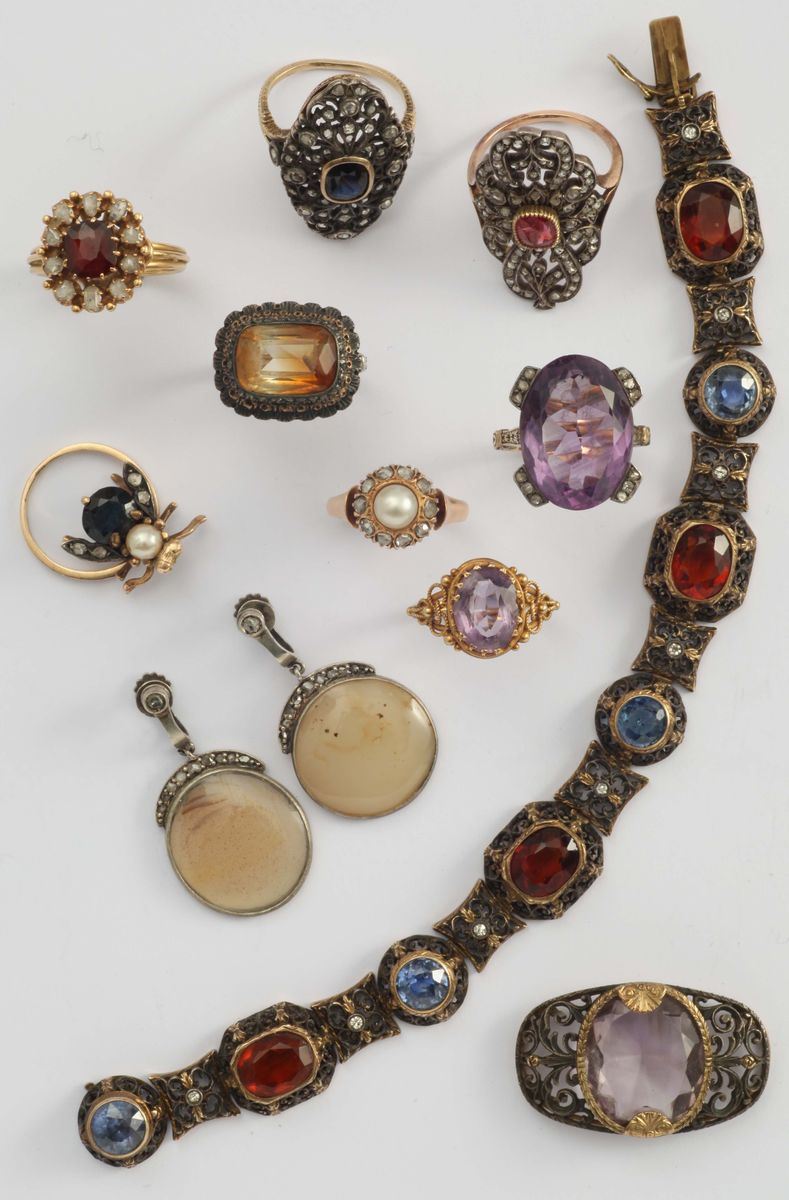 Lotto composto da un paio di orecchini, un choker, otto anelli ed un bracciale  - Asta Fine Jewels - I - Cambi Casa d'Aste