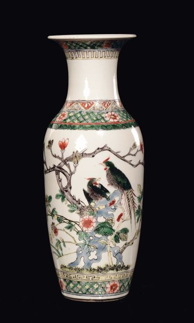 Vaso in Porcellana Famiglia Verde a Soggetto Naturalistico, Cina, Dinastia Qing, XIX Secolo