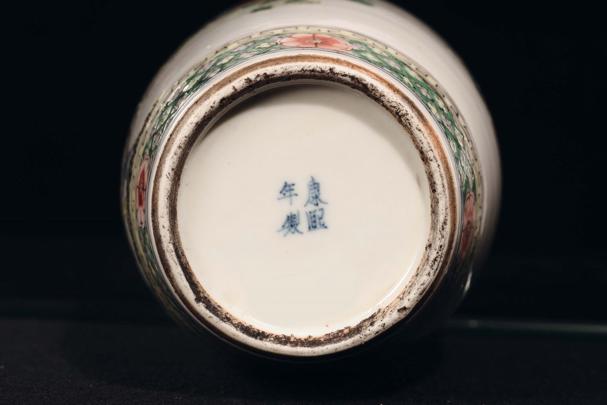Vaso in Porcellana Famiglia Verde a Soggetto Naturalistico, Cina, Dinastia Qing, XIX Secolo