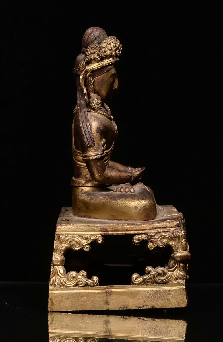 Amitaya su Trono in Bronzo Dorato, Cina, Dinastia Qing, Marca e del Periodo Qianlong (1736-1796)