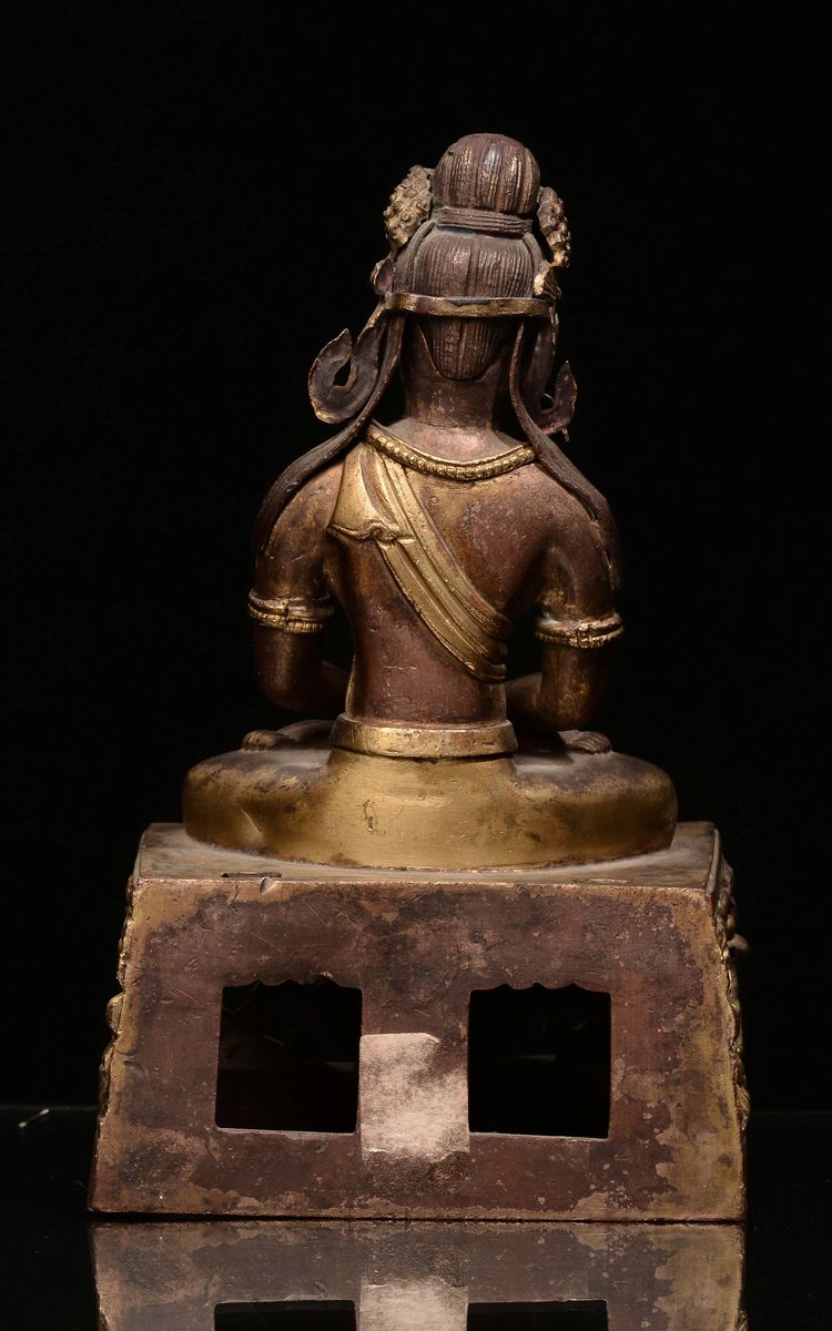 Amitaya su Trono in Bronzo Dorato, Cina, Dinastia Qing, Marca e del Periodo Qianlong (1736-1796)