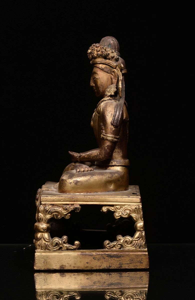 Amitaya su Trono in Bronzo Dorato, Cina, Dinastia Qing, Marca e del Periodo Qianlong (1736-1796)