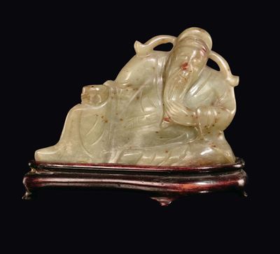 Figura di Saggio in Giada Celadon, Cina, Dinastia Qing, Epoca Qianlong (1736-1796)