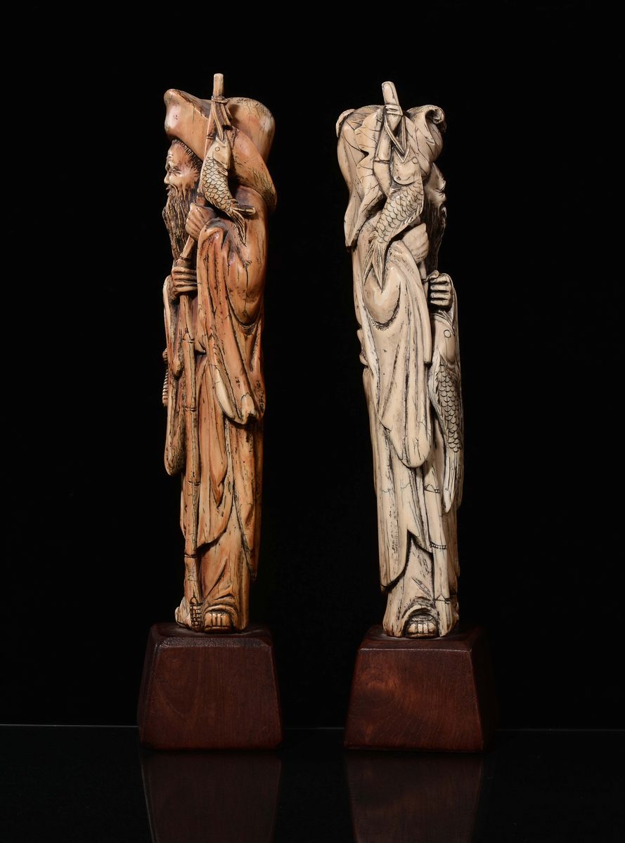 Coppia di Saggi con Bastone Scolpiti in Avorio, Cina, Dinastia Qing, XIX Secolo