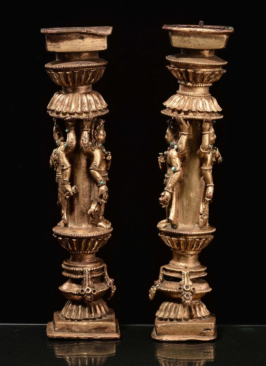 Rara Coppia di Ornamenti in Bronzo Dorato e Pietre Dure nel Gusto del Monastero di Densatil, Tibe...