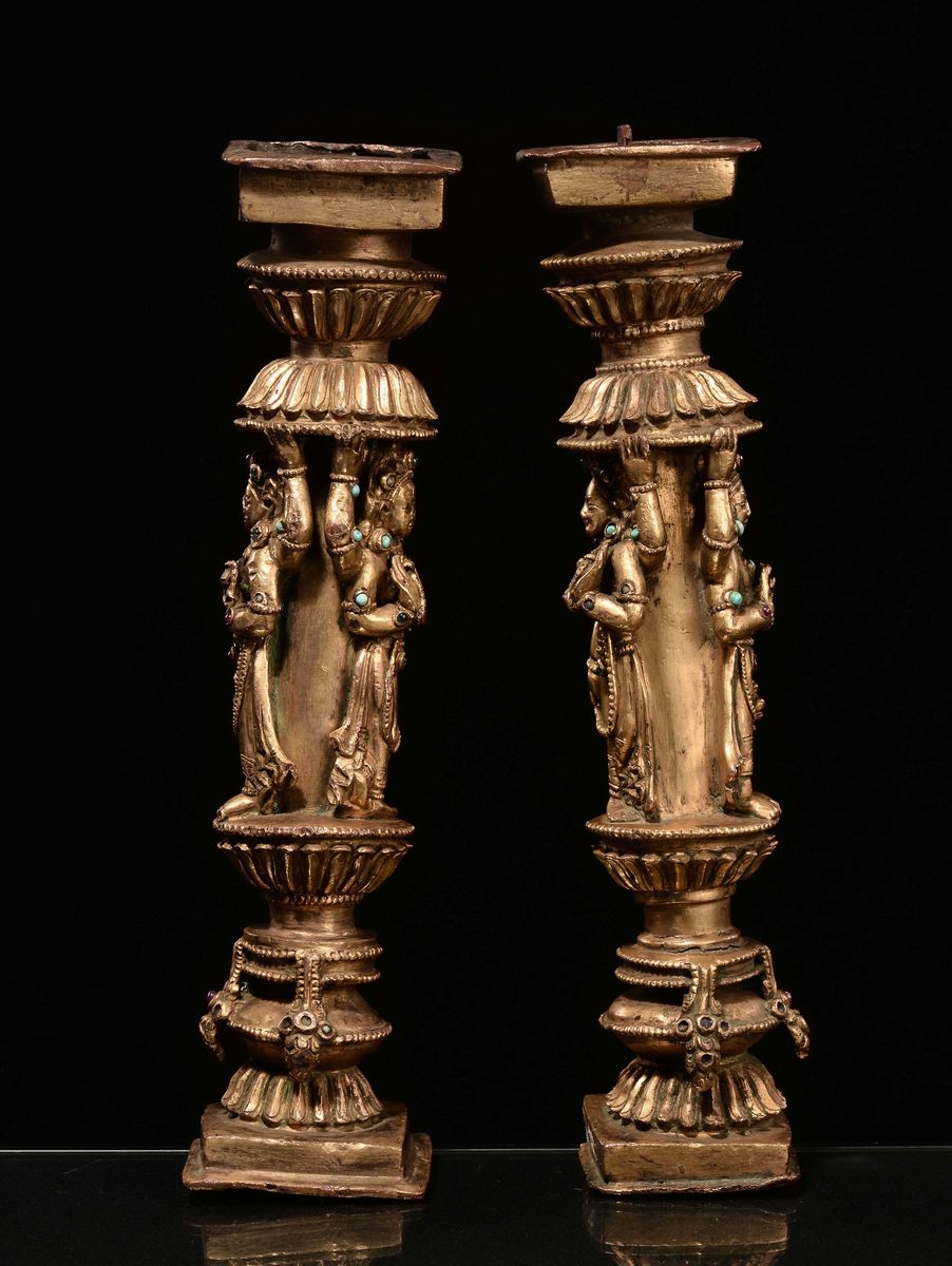 Rara Coppia di Ornamenti in Bronzo Dorato e Pietre Dure nel Gusto del Monastero di Densatil, Tibe...