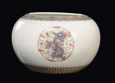 Cachepot in Porcellana Famiglia Rosa con Tre Draghi, Cina, Repubblica, XX Secolo